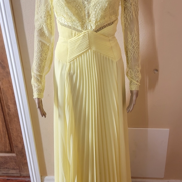 Women's Yellow Asos Design Tall Long Sleeve Lace Paneled Pleat Maxi Dress - Picture 4 of 6